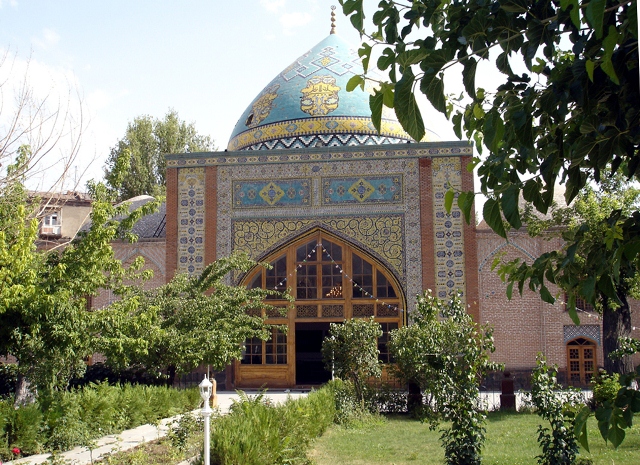 Zarif Prays in Yervan Blue Mosque